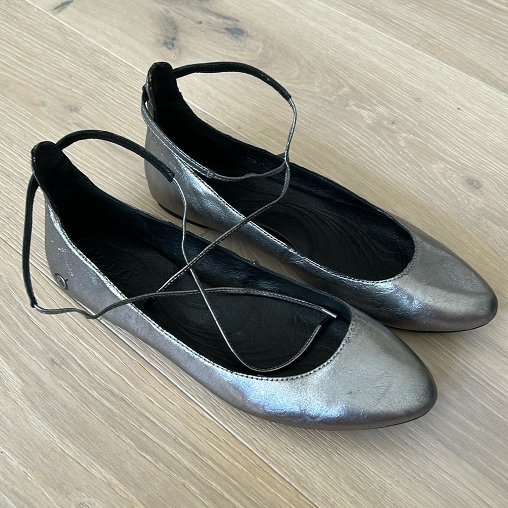 Born Kharen metallic ankle tie ballet flats size 6.5